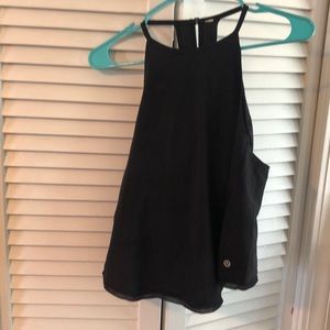 Lululemon tank top with built in bra size 6